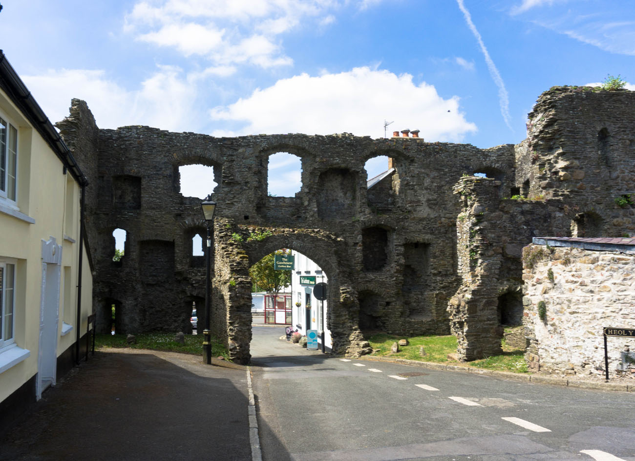 Kidwelly walls